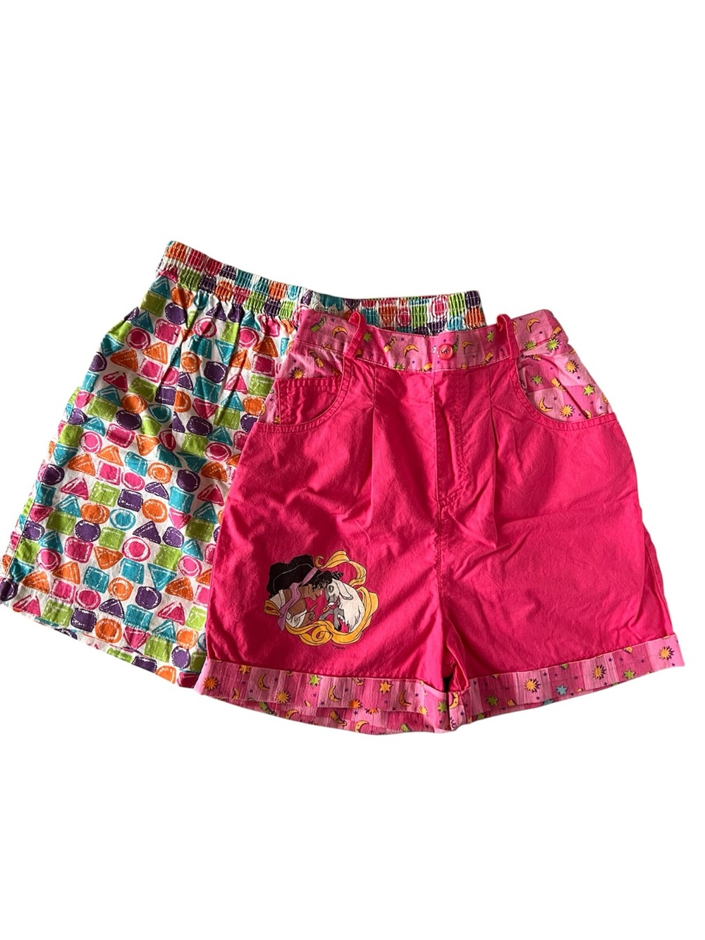 Vintage girls shorts - Disney and geo shapes